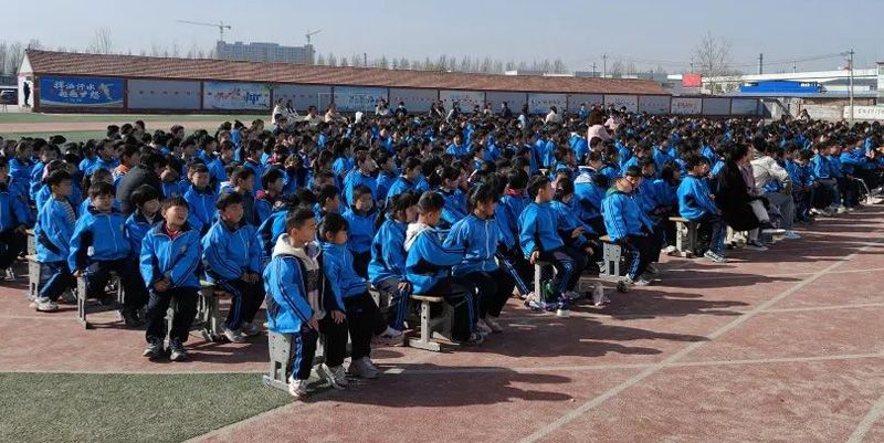 阳光体育 放飞梦想——晨曦学校举行武术健身操比赛